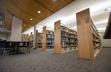 photo : intérieur de la bibliothèque Paul Nystrom de Jessup University