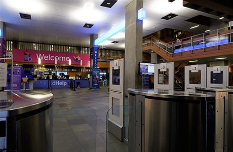 Foto: Interior de la biblioteca de la University of Edinburgh