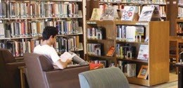 Image of student at Woodbury University Library